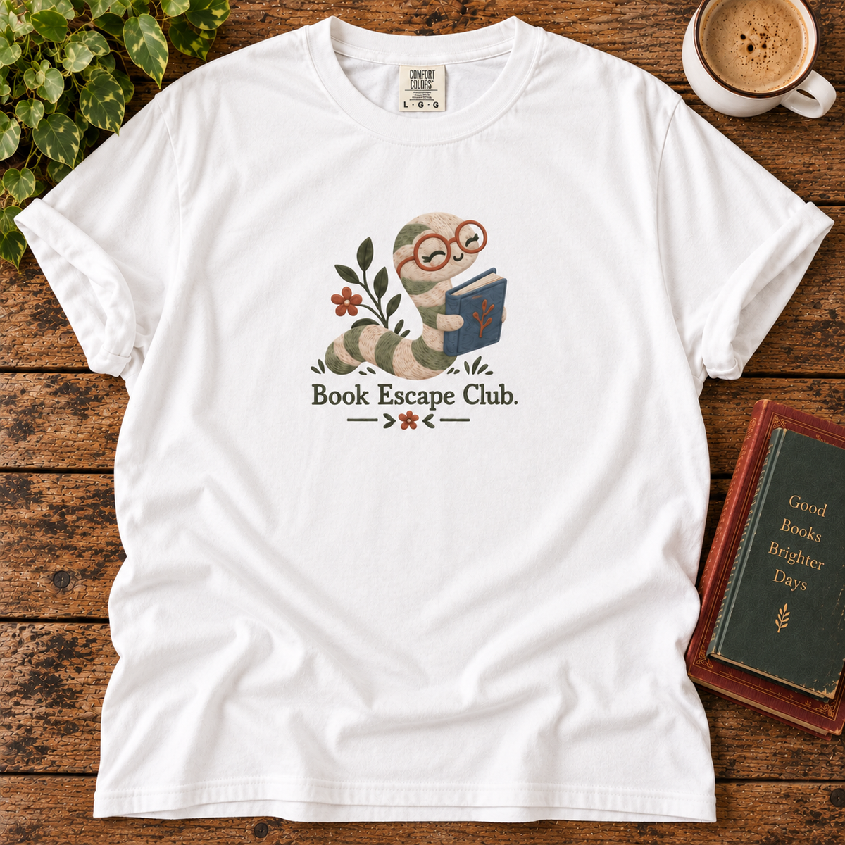 book escape club. t-shirt