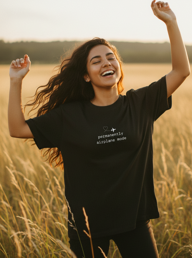 airplane mode. t-shirt | regular fit
